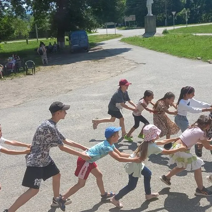 «Открытие летней детской площадки»