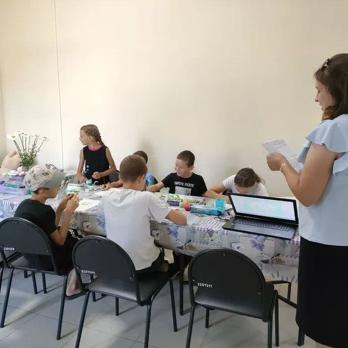 «Счастливое детство в кругу семьи»