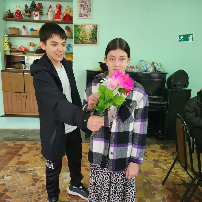 "Отношения между девочками и мальчиками"