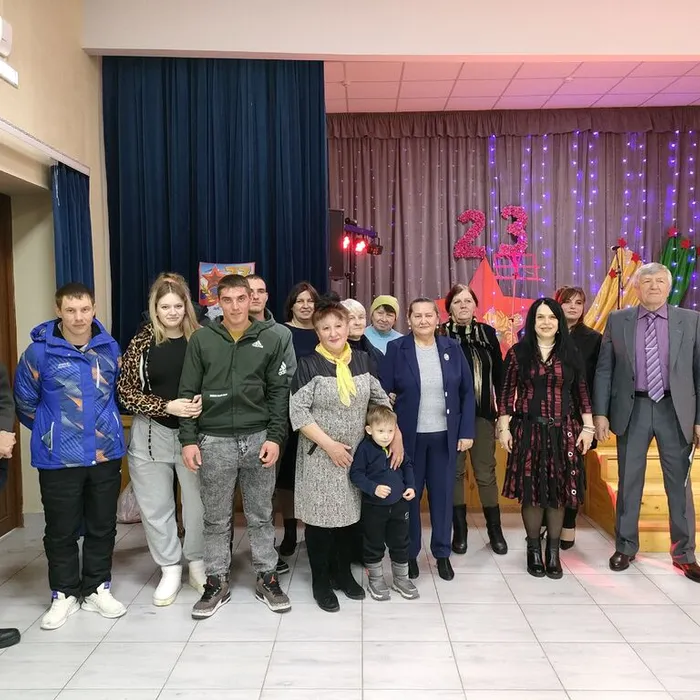 "Защитникам Отечества"
