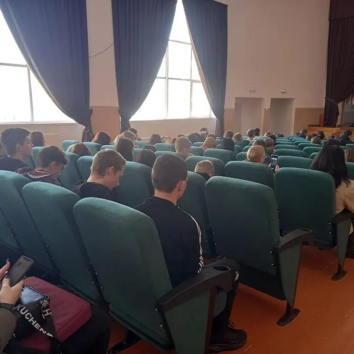 «Детство за экраном»