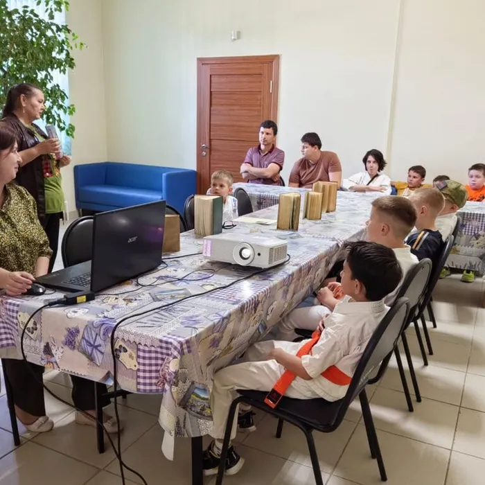 "Несущий свет добра и мира"