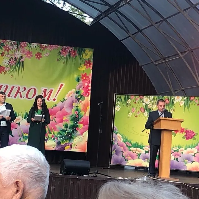Праздничная программа посвященная Дню Республики в п.Тульском