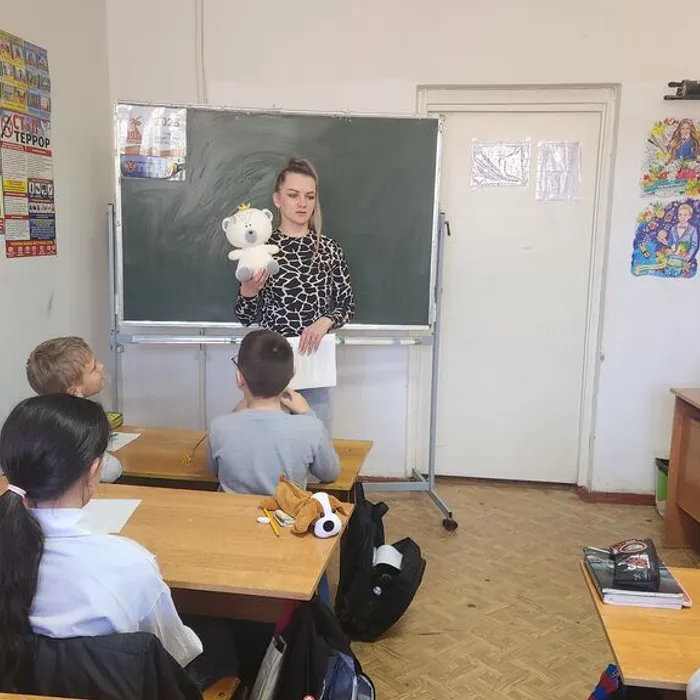 «Искусству хороших манер»
