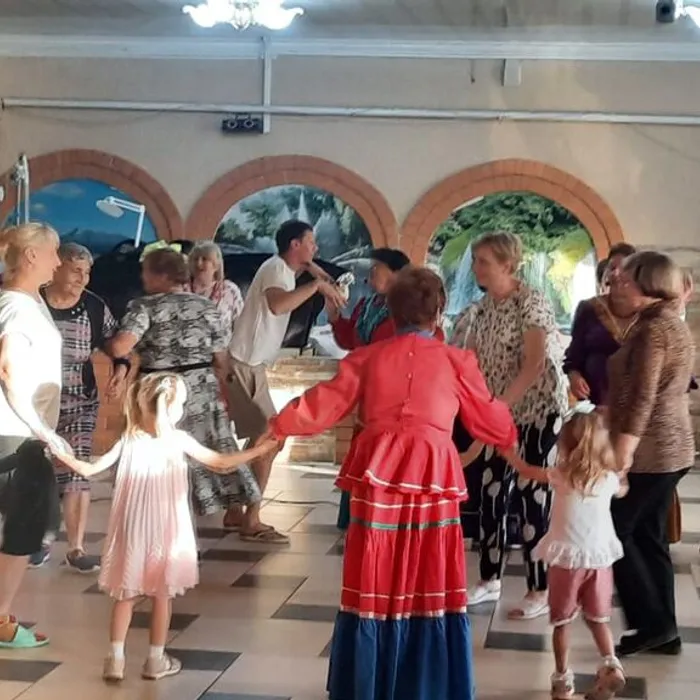 "Праздник — Троица"